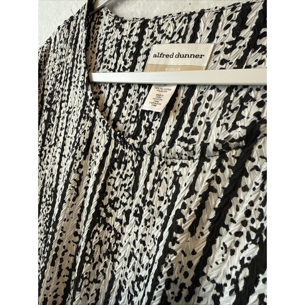 Alfred Dunner Black White Woven Striped Blouse Twist Hem 2X Art Resortwear Chic - Picture 5 of 10